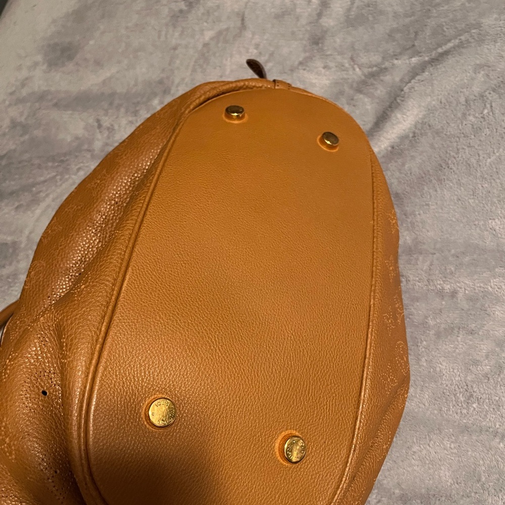 Louis Vuitton Brown Mahina Leather Hobo Bag - Picture 5 of 15
